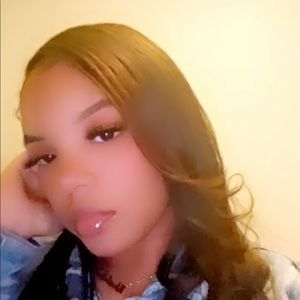 Meet your Posher, Khalika